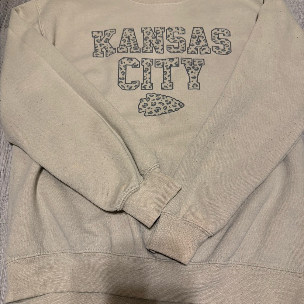 Gildan Heavy Blend Cream Sweatshirt